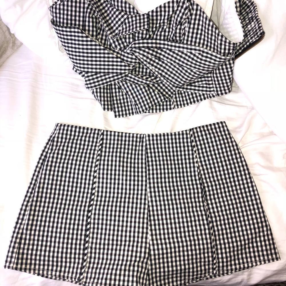 Black and white two piece set